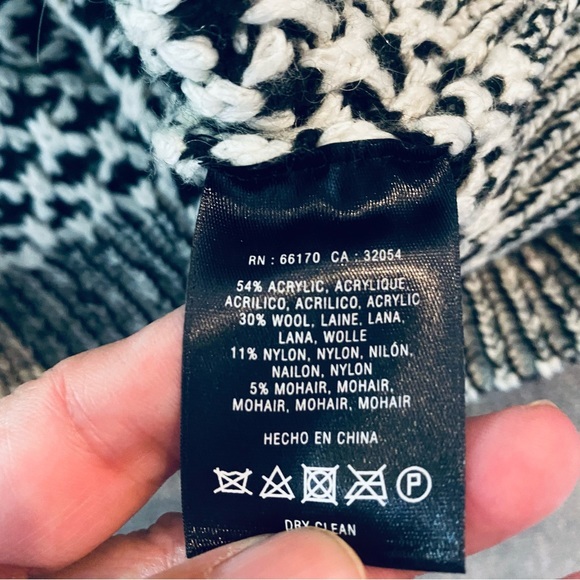 Sparrow Brand Black and White Sweater. - Picture 9 of 9